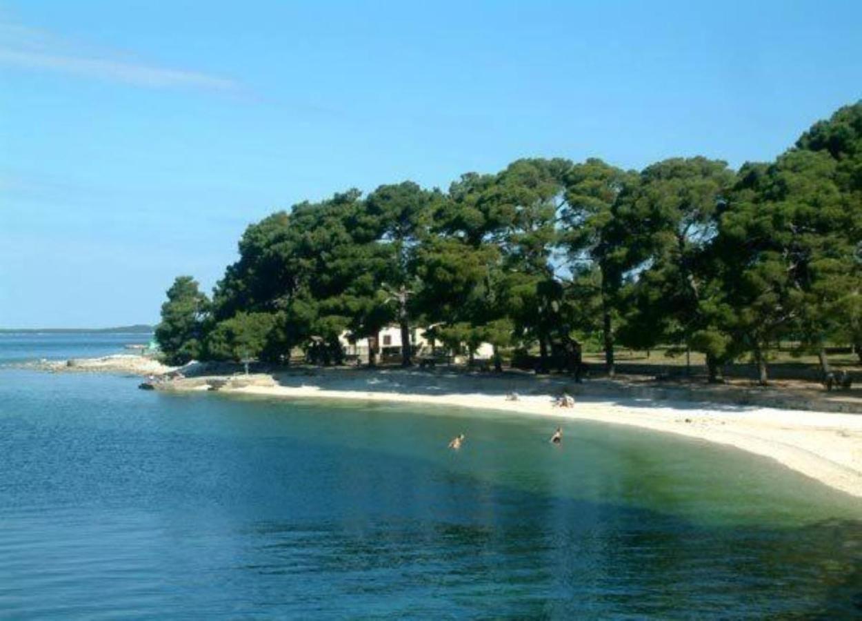 Apartman Mia Fažana Buitenkant foto