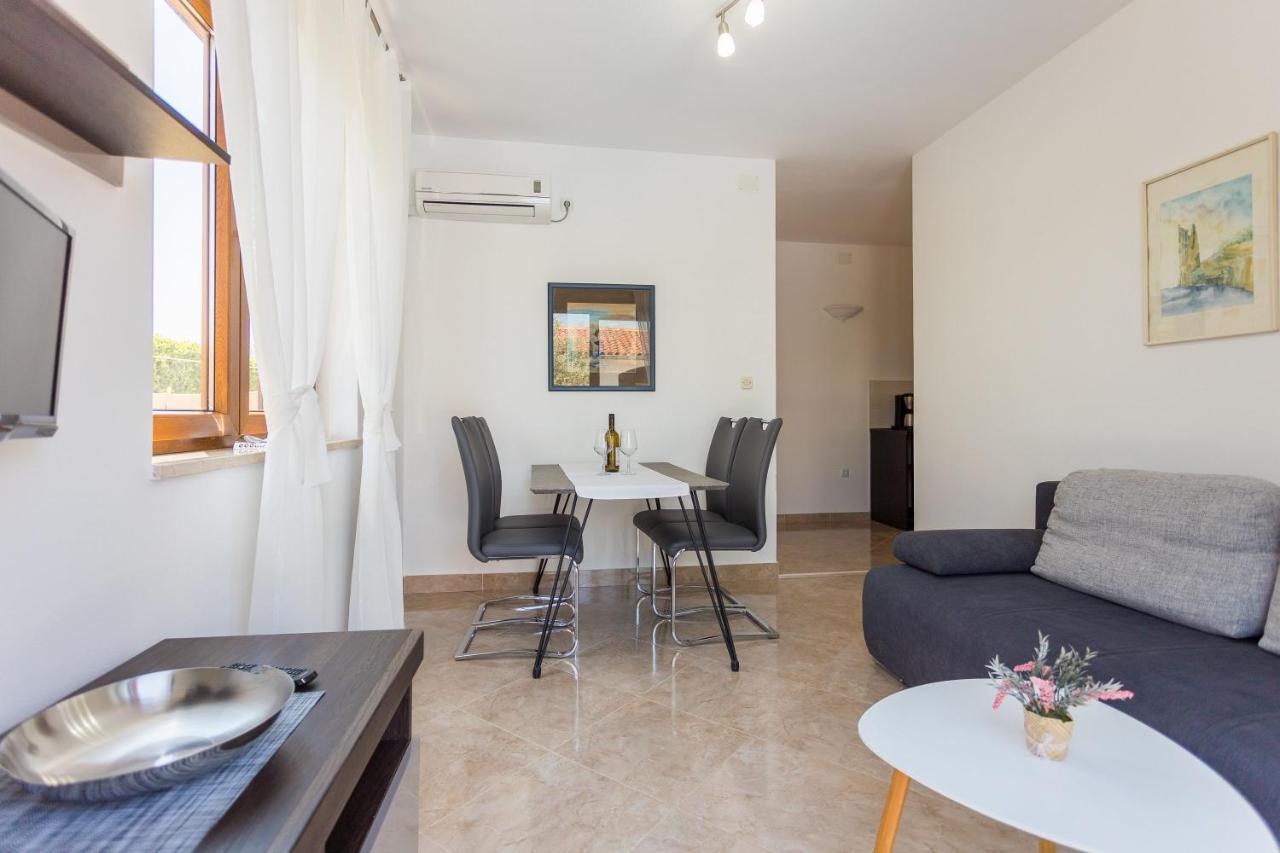 Apartman Mia Fažana Buitenkant foto